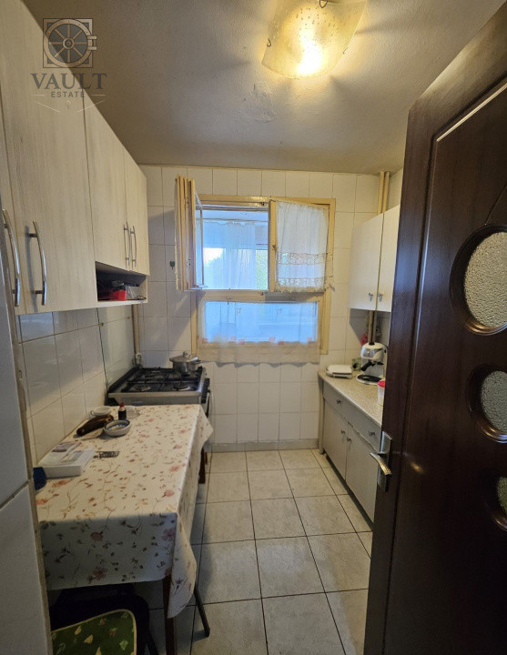3 Camere-DECOMANDAT-Bloc Anvelopat-Bulevardul Chisinau