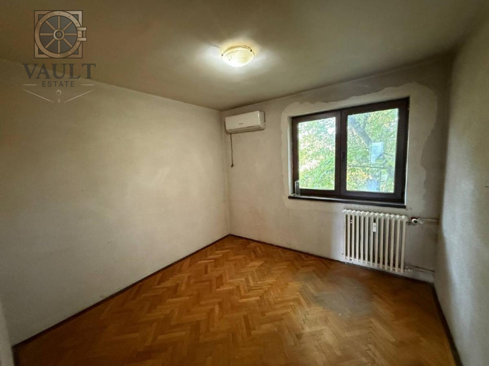 Apartament 4 camere -5 minute de mers  pana la metrou Costin Giorgian 