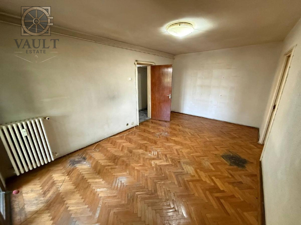 Apartament 4 camere -5 minute de mers  pana la metrou Costin Giorgian 