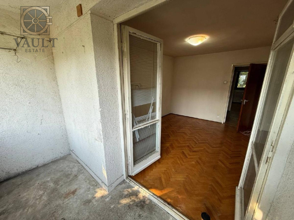 Apartament 4 camere -5 minute de mers  pana la metrou Costin Giorgian 