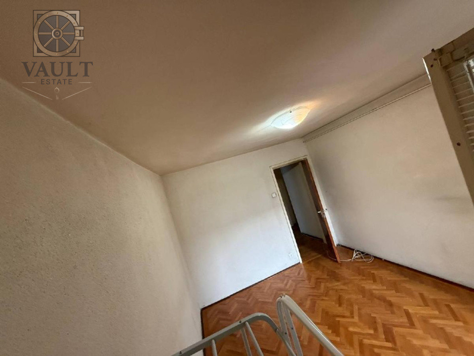 Apartament 4 camere -5 minute de mers  pana la metrou Costin Giorgian 