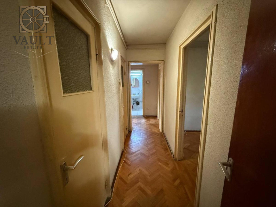 Apartament 4 camere -5 minute de mers  pana la metrou Costin Giorgian 