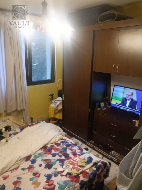 Apartament 3 camere -12 minute de mers  pana la metrou Costin Giorgian