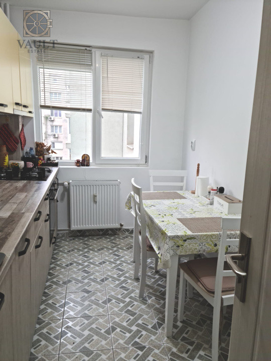 Apartament 2 camere -5 minute de mers pe jos pana la metrou 1 Decembrie 