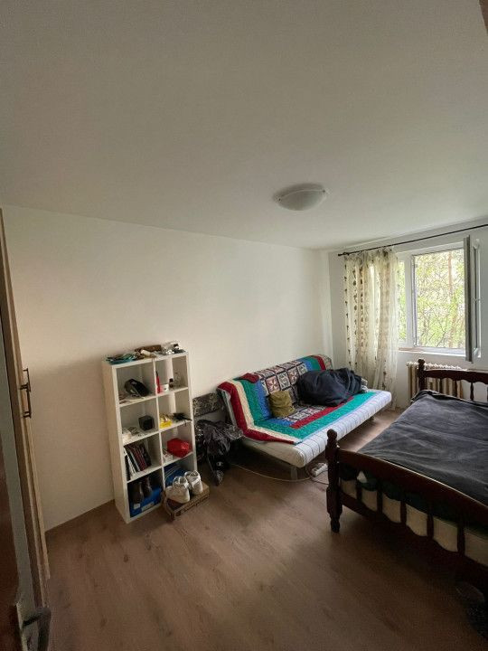 APARTAMENT 4 CAMERE - DECOMANDAT - BOXA LA SUBSOL