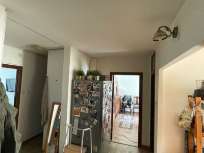 APARTAMENT 4 CAMERE - DECOMANDAT - BOXA LA SUBSOL