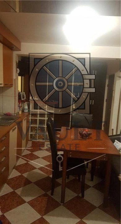 Apartament 4 camere decomandat Fizicienilor
