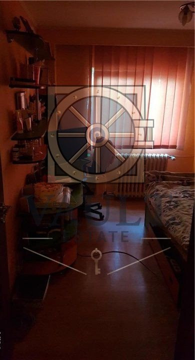 Apartament 4 camere decomandat Fizicienilor