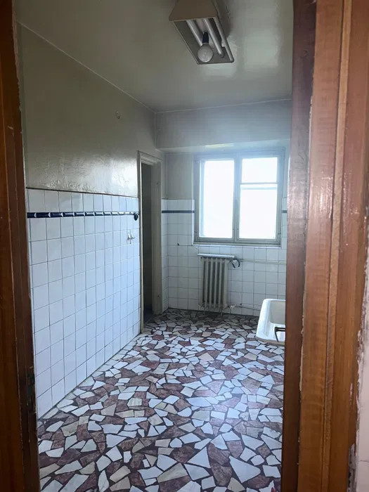 Apartament 3 camere decomandat - MegaMall