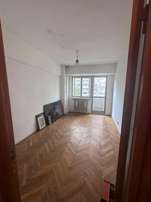 Apartament 3 camere decomandat - MegaMall