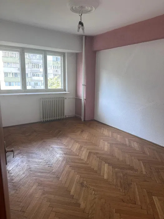 Apartament 3 camere decomandat - MegaMall