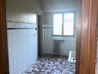 Apartament 3 camere decomandat - MegaMall