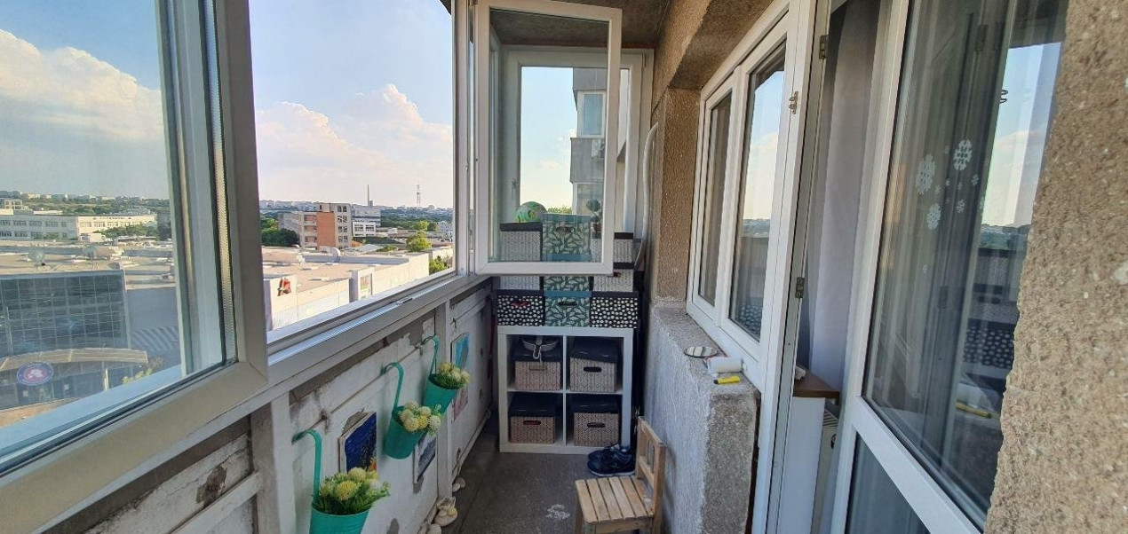 Apartament 3 camere semidecomandat - Calea Vitan 