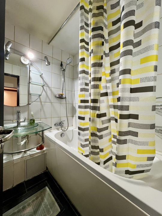 APARTAMENT DE 2 CAMERE, 40MP, CENTRALA PROPRIE, NERVA TRAIAN