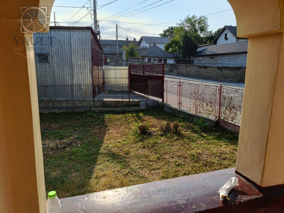 Casa batraneasca - teren 315 mp - strada Petru Rares