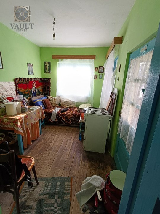 Casa batraneasca - teren 315 mp - strada Petru Rares