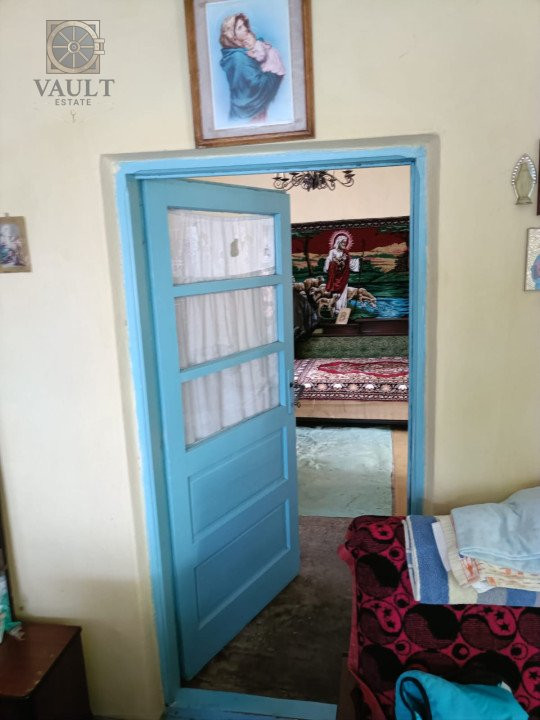 Casa batraneasca - teren 315 mp - strada Petru Rares