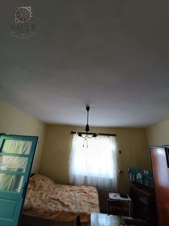 Casa batraneasca - teren 315 mp - strada Petru Rares