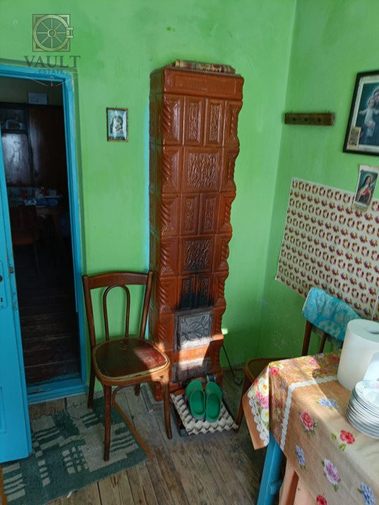 Casa batraneasca - teren 315 mp - strada Petru Rares