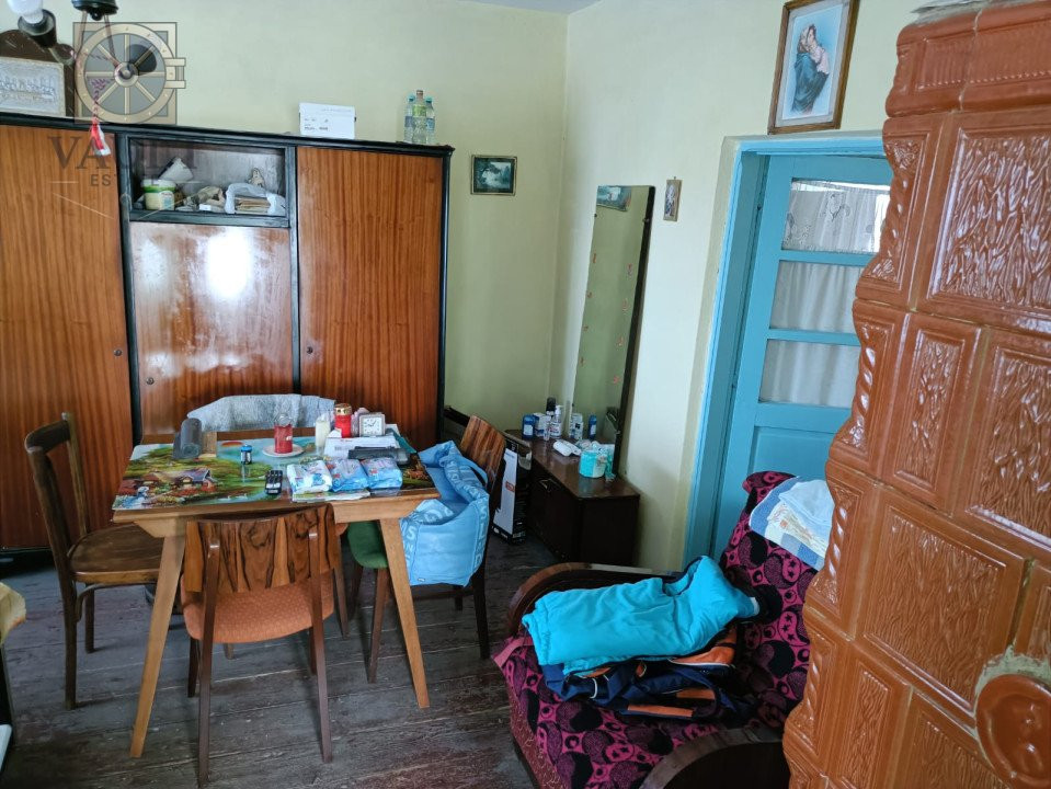 Casa batraneasca - teren 315 mp - strada Petru Rares