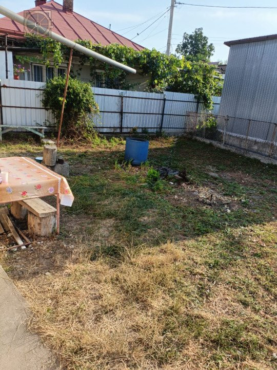 Casa batraneasca - teren 315 mp - strada Petru Rares