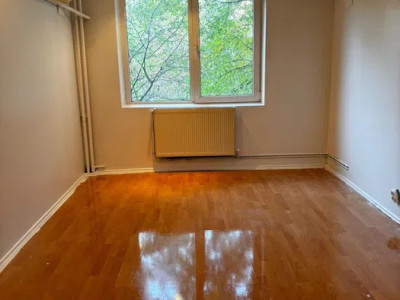 Apartament 3 camere Pantelimon-Bulevardul Chisinau-Centrala Proprie