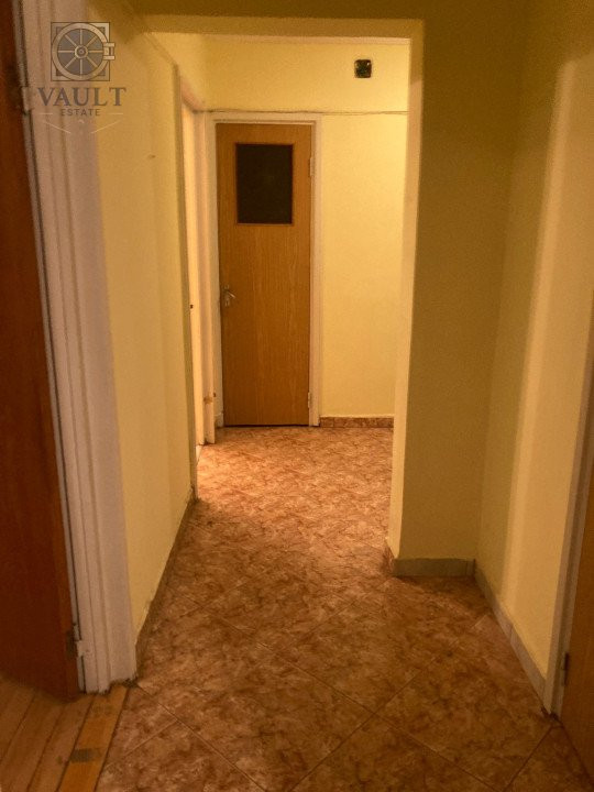 Apartament 3 camere decomandat etaj3/4 zona 1 Decembrie 1918