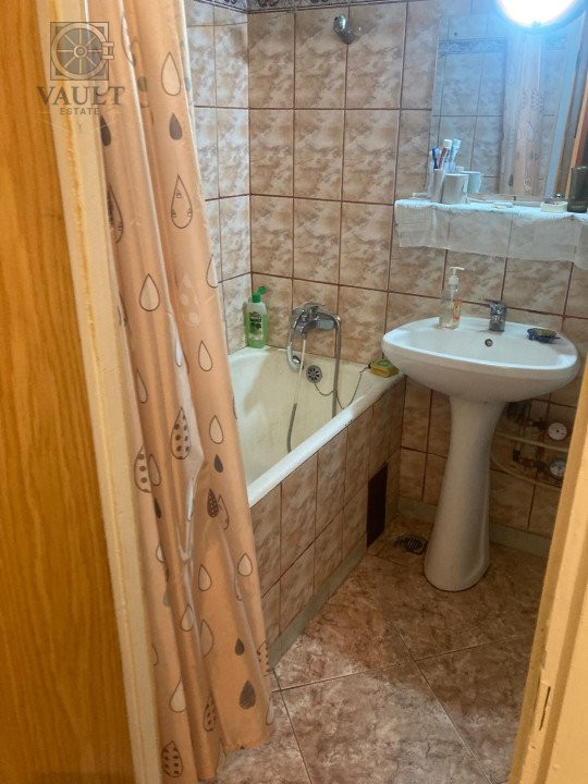 Apartament 3 camere decomandat etaj3/4 zona 1 Decembrie 1918