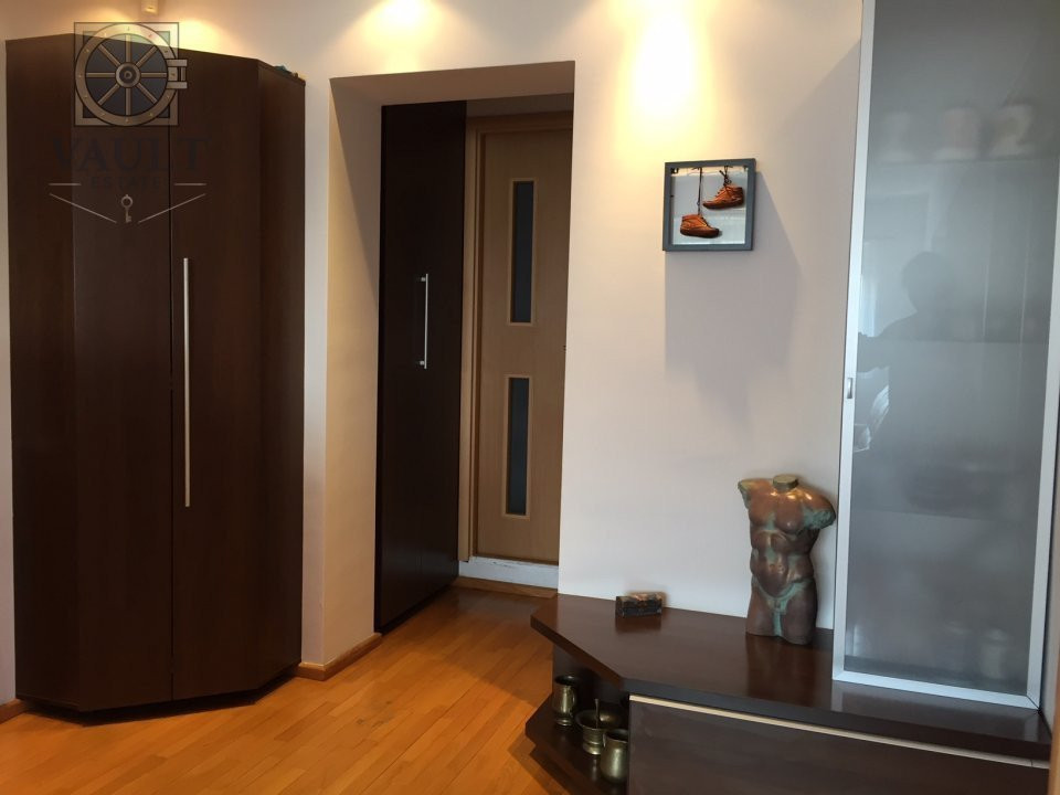 Apartament 3 camere semidecomandat- Calea Vacaresti/ Bd. Tineretului