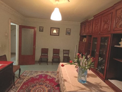 4 camere decomandat - 10 minute Metrou 1 Decembrie