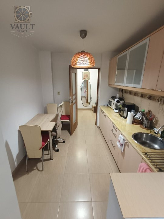 Apartament 3 camere-Parcul Teiul Doamnei  -Strada Brebu -67MP