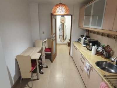 Apartament 3 camere-Parcul Teiul Doamnei  -Strada Brebu -67MP