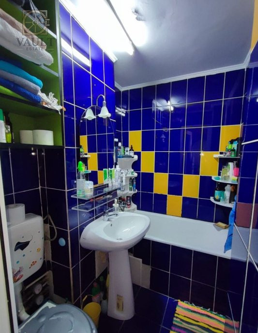 APARTAMENT 2 CAMERE - DECOMANDAT - LUJERULUI