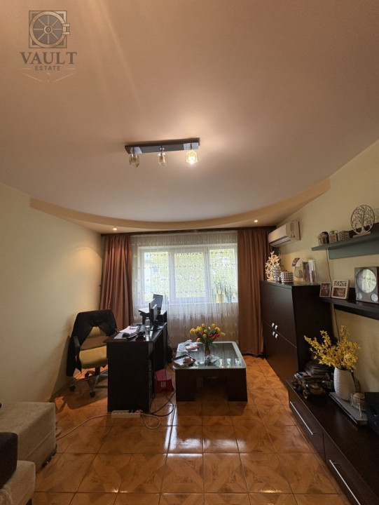 Apartament 3 camere +boxa spatioasa- Bulevardul Chisinau