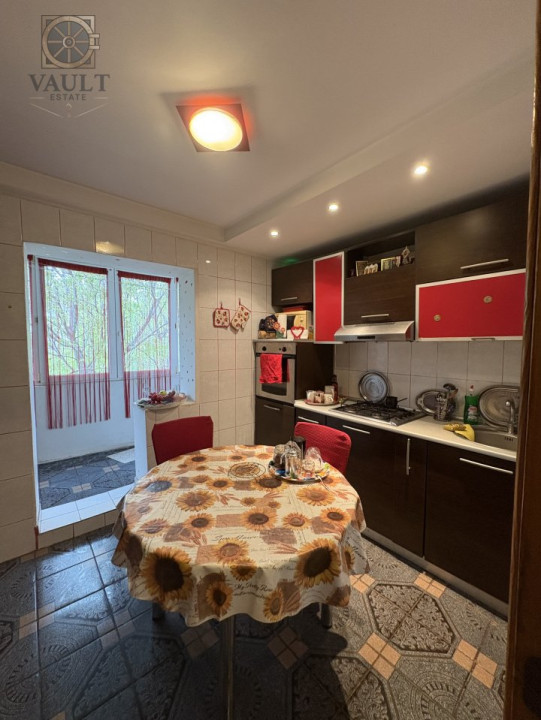 Apartament 3 camere +boxa spatioasa- Bulevardul Chisinau