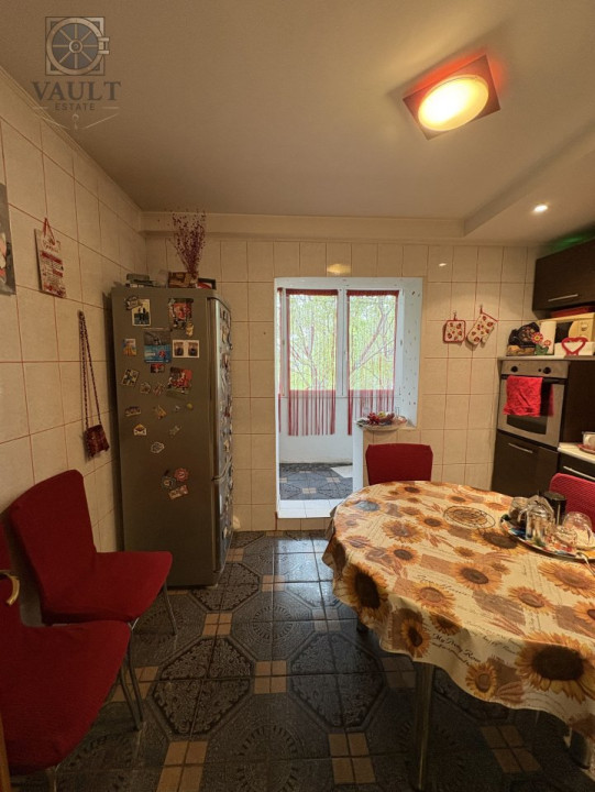 Apartament 3 camere +boxa spatioasa- Bulevardul Chisinau