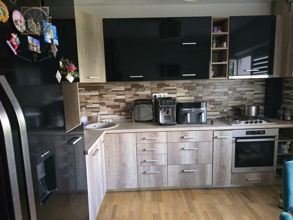 Apartament 3 camere, 2 bai - Centrala proprie - Sebastian - 13 Septembrie