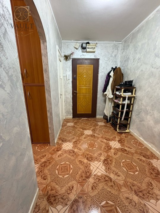 APARTAMENT 4 CAMERE- DECOMANDAT- CENTRALA PROPRIE-BRANOCVEANU