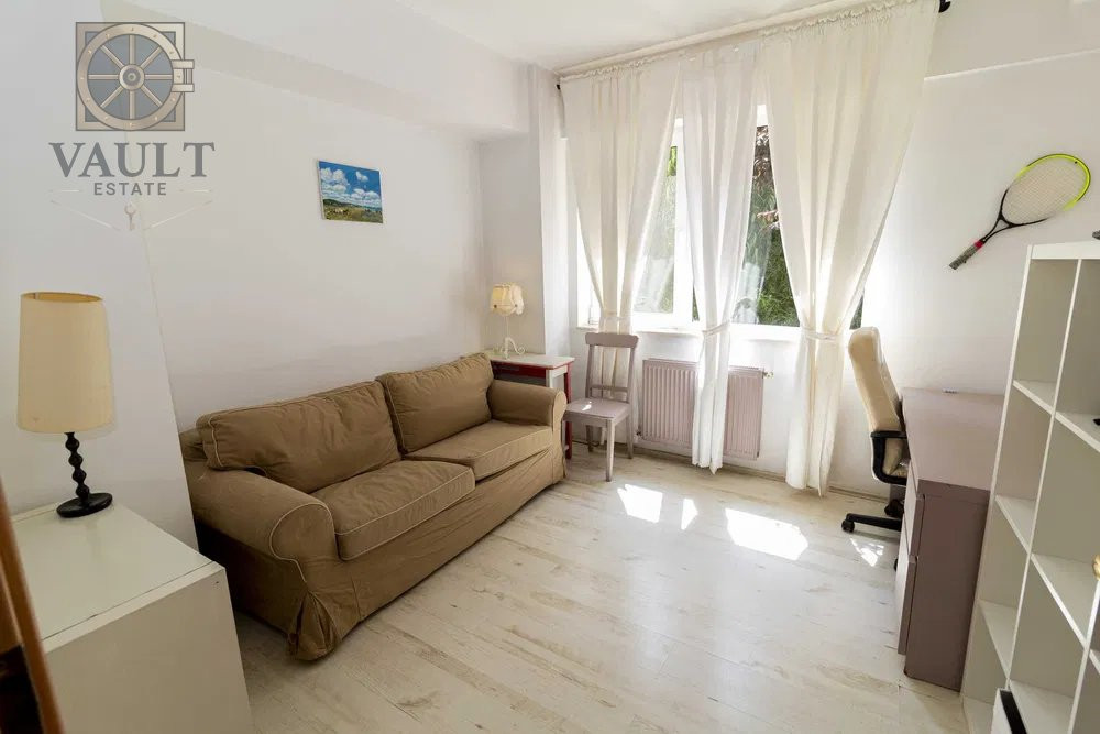 Apartament 3 camere-2 locuri parcare-centrala proprie-Straulesti