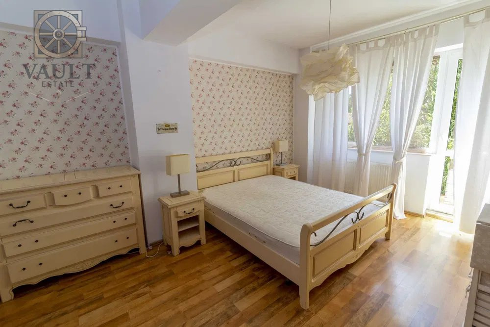 Apartament 3 camere-2 locuri parcare-centrala proprie-Straulesti