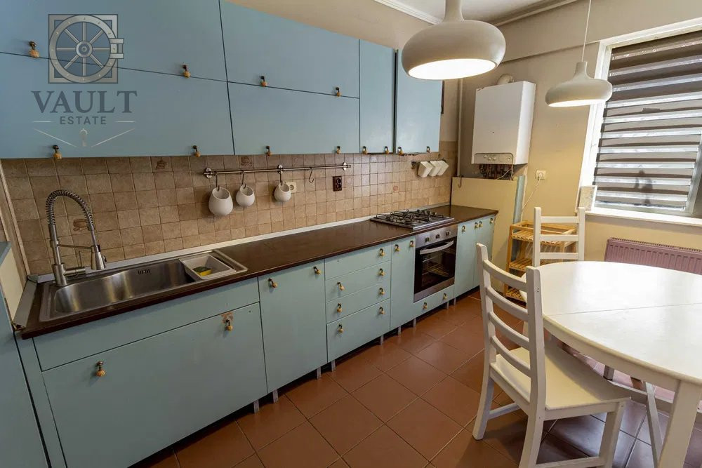 Apartament 3 camere-2 locuri parcare-centrala proprie-Straulesti