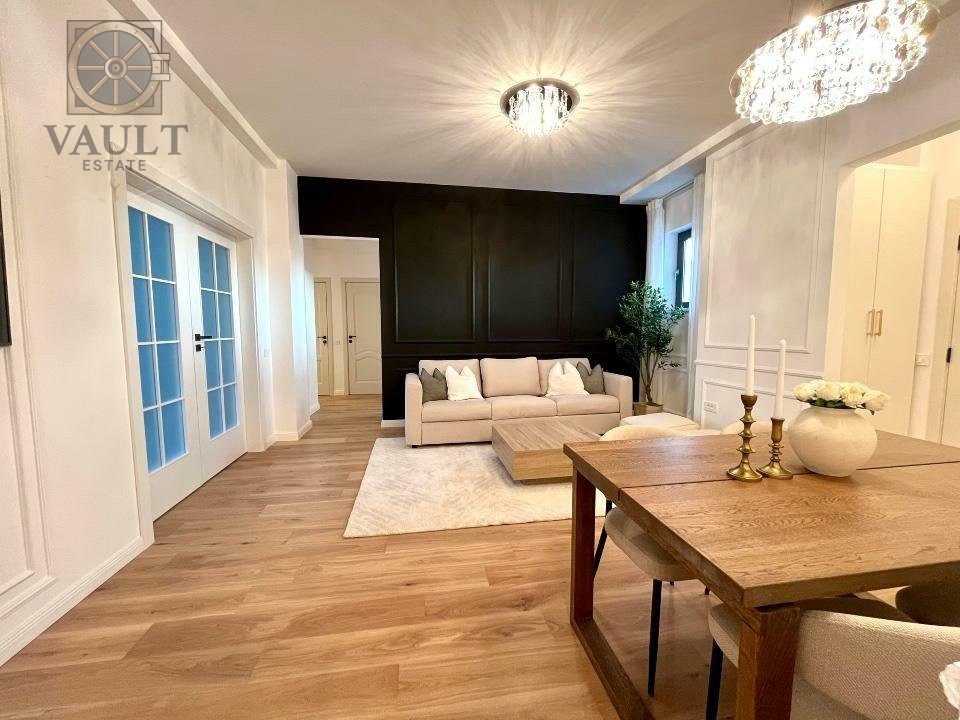 Apartament 3 camere - Semidecomandat / Langa Universitate