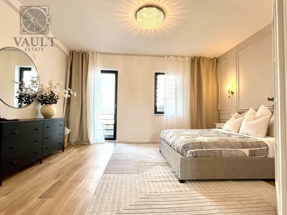 Apartament 3 camere - Semidecomandat / Langa Universitate