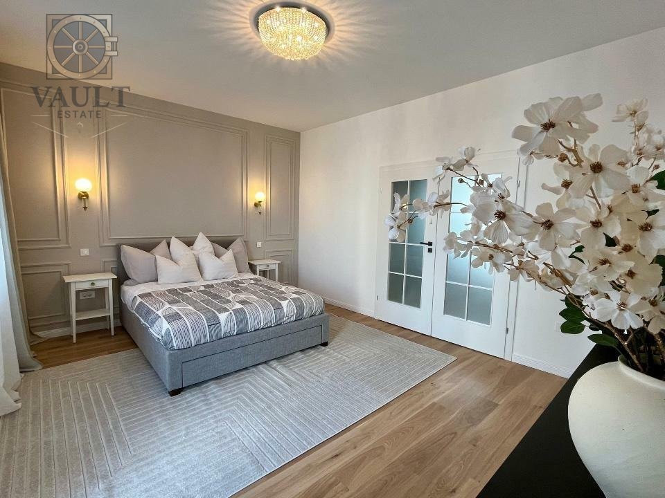Apartament 3 camere - Semidecomandat / Langa Universitate