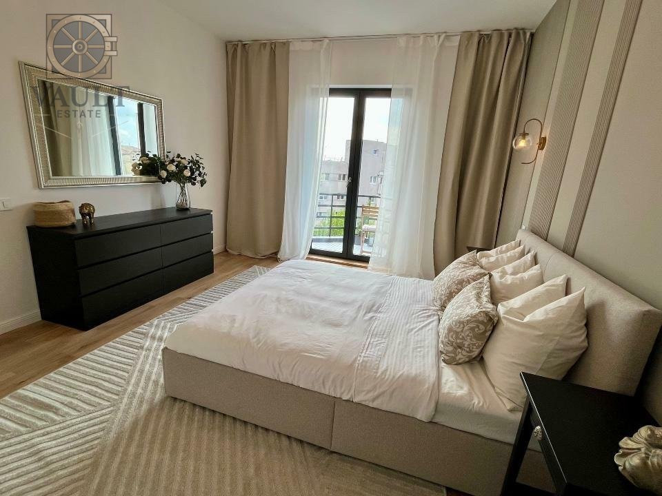 Apartament 3 camere - Semidecomandat / Langa Universitate