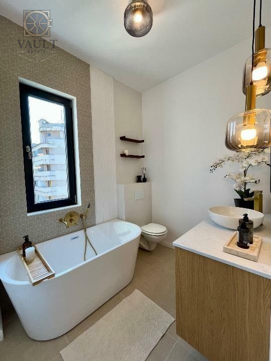Apartament 3 camere - Semidecomandat / Langa Universitate