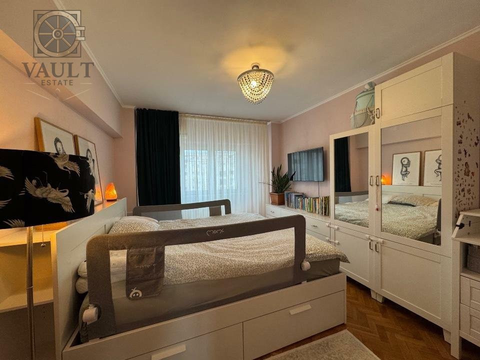Apartament 5 camere decomandat 110mp Unirii