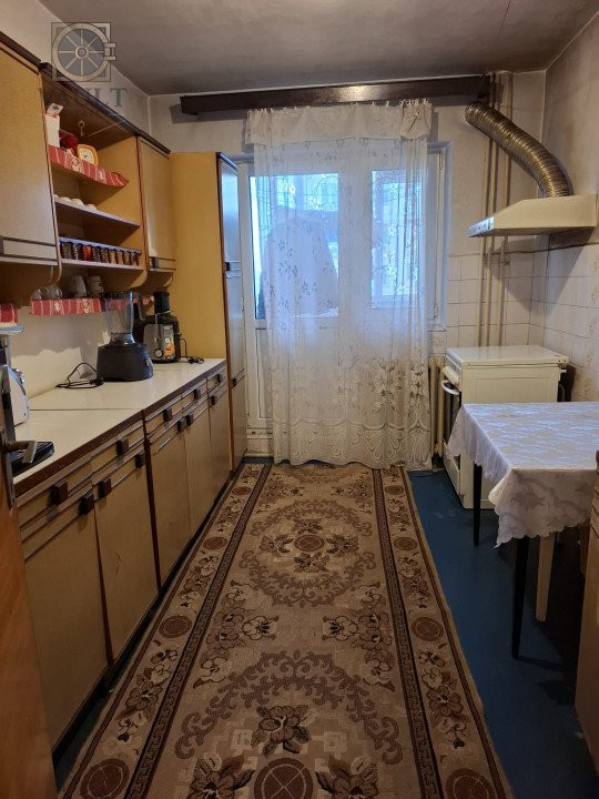 Apartament 4 camere / An 1985 / Zona Crangasi