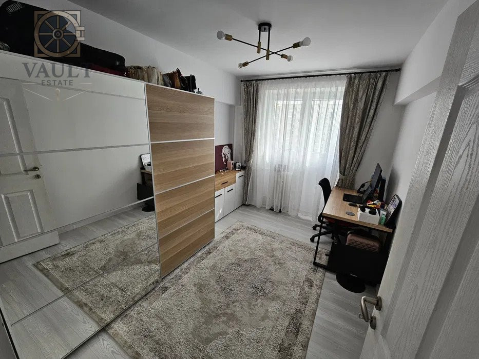 Apartament 3 camere / Decomandat/ Langa Metrou "Valea Ialomitei"
