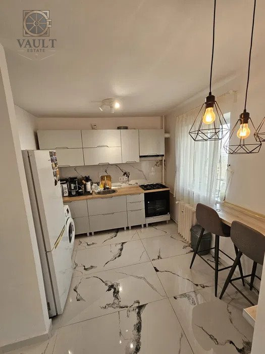 Apartament 3 camere / Decomandat/ Langa Metrou "Valea Ialomitei"